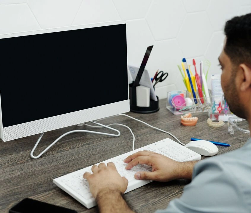 /blog/if-it-aint-fixed-break-it-how-opensff-can-lead-to-better-all-in-one-pcs