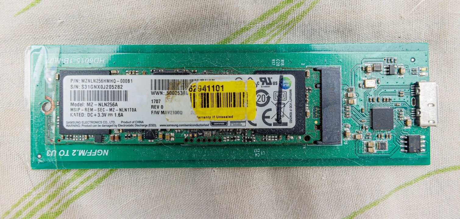 Samsung NVMe SSD in M.2 slot